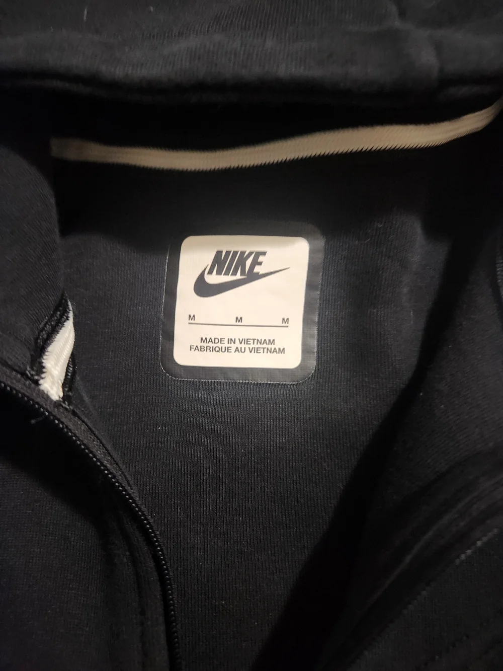 Nike Kids' Black Hoodie, NO ZIPPER (BROKEN)